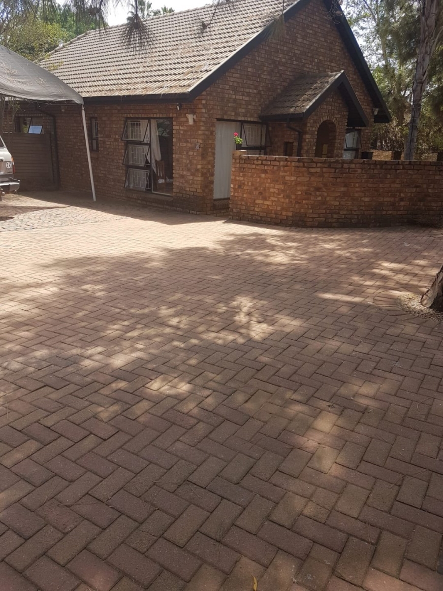 4 Bedroom Property for Sale in Meerhof North West